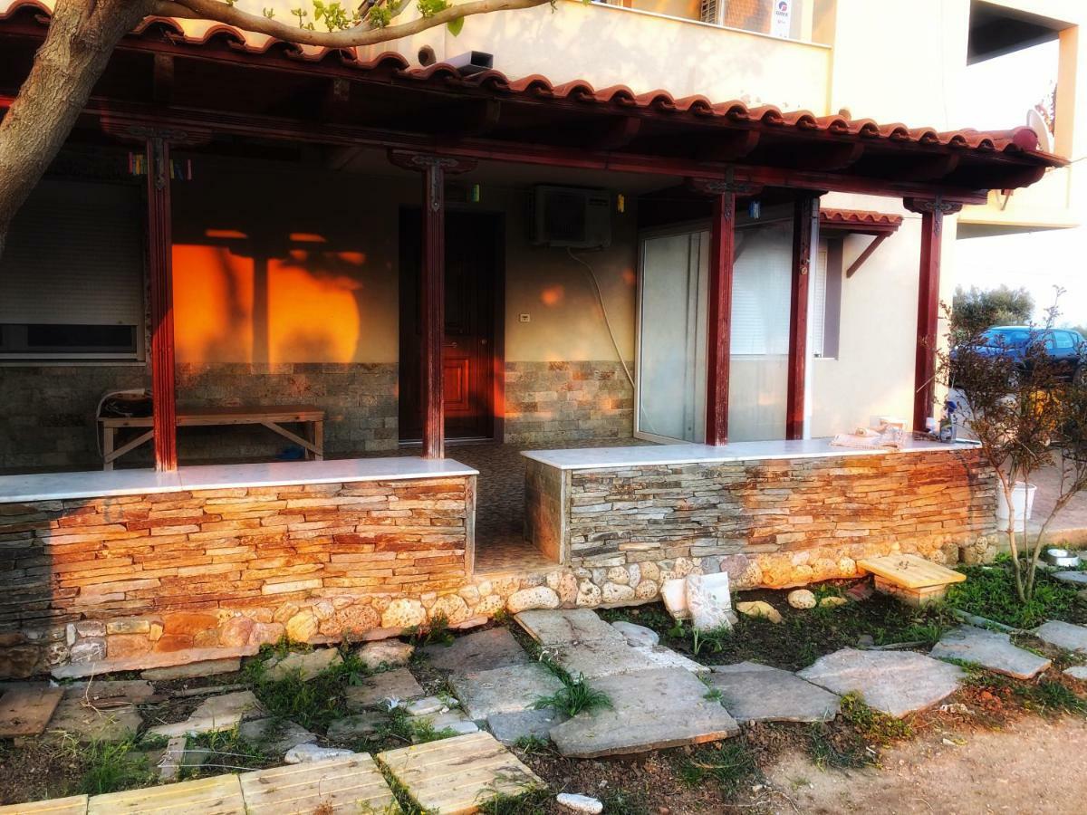 The Hillhouse Near ,daphnee * Alexandroúpoli
